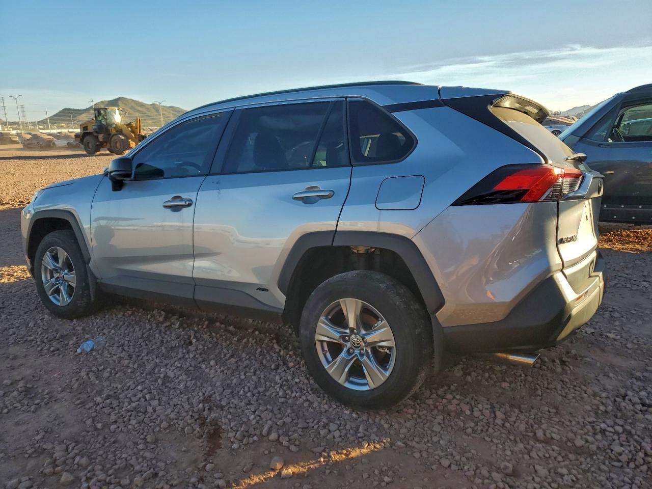 2024 Toyota Rav4 Le - Фото 2
