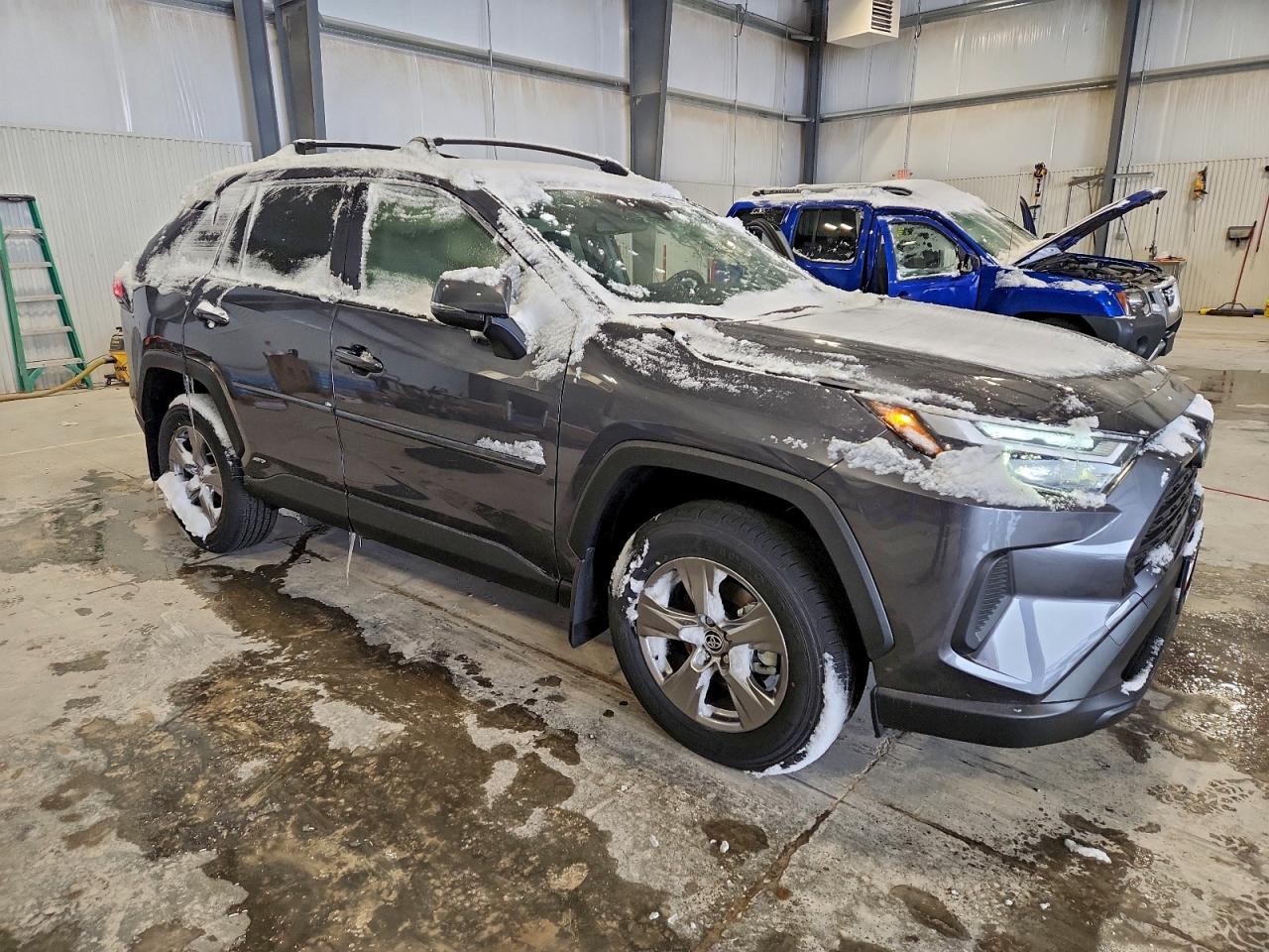 2025 Toyota Rav4 Xle - Image 4