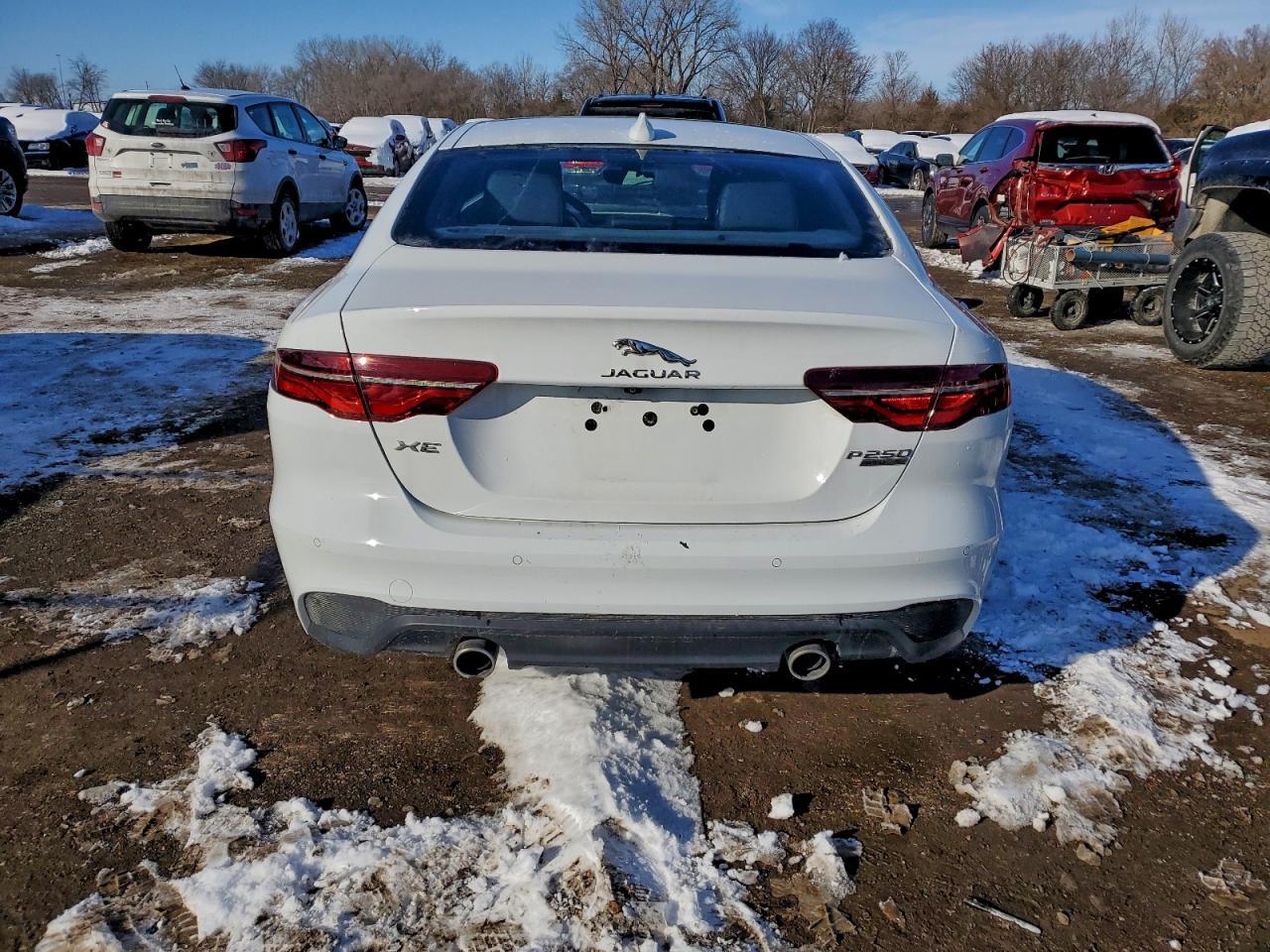 2020 Jaguar Xe S - Фото 6