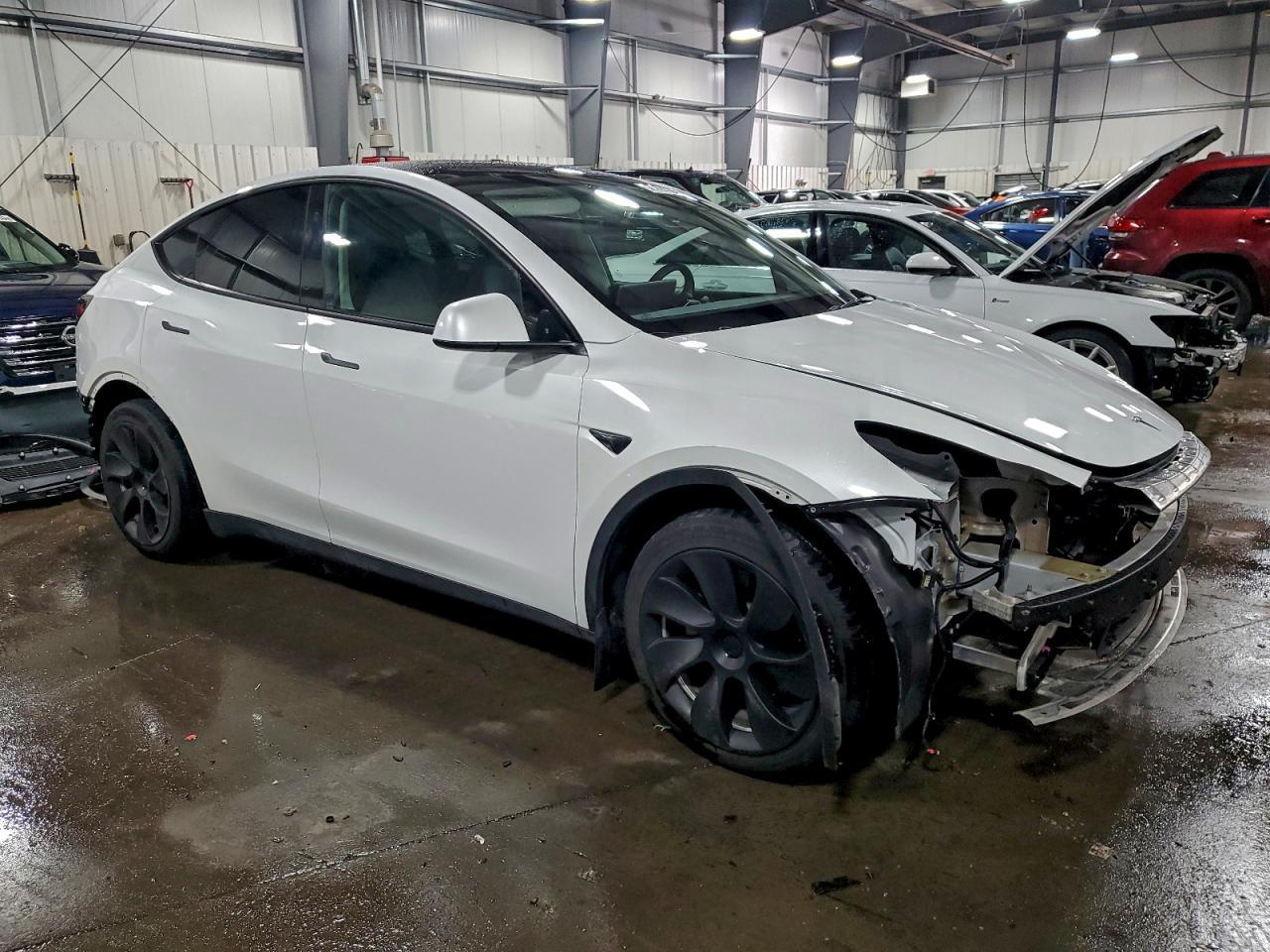 2023 Tesla Model Y - Фото 4