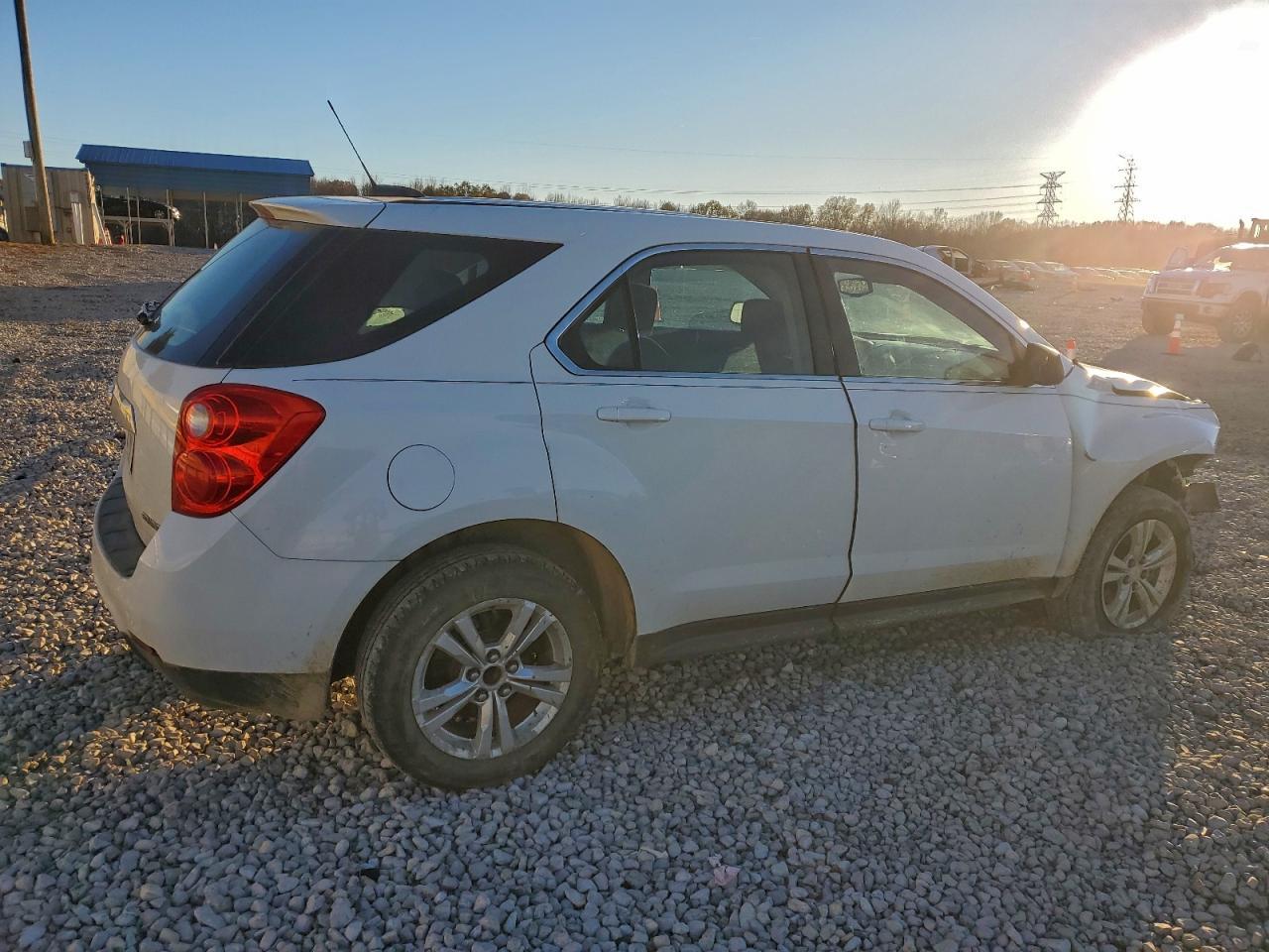 2015 Chevrolet Equinox Ls - Image 3