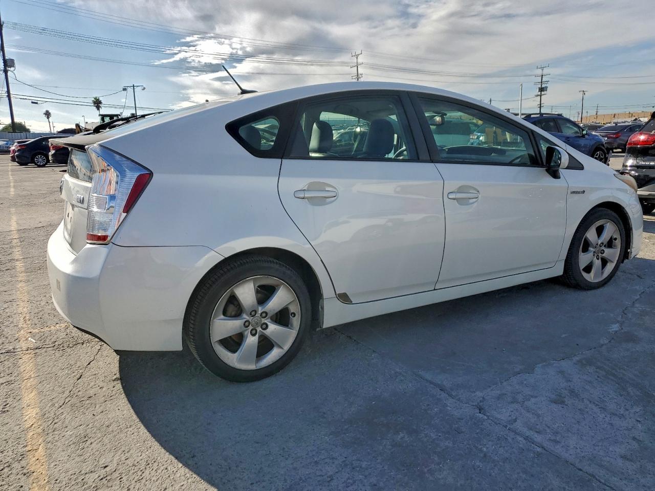 2011 Toyota Prius - Image 3