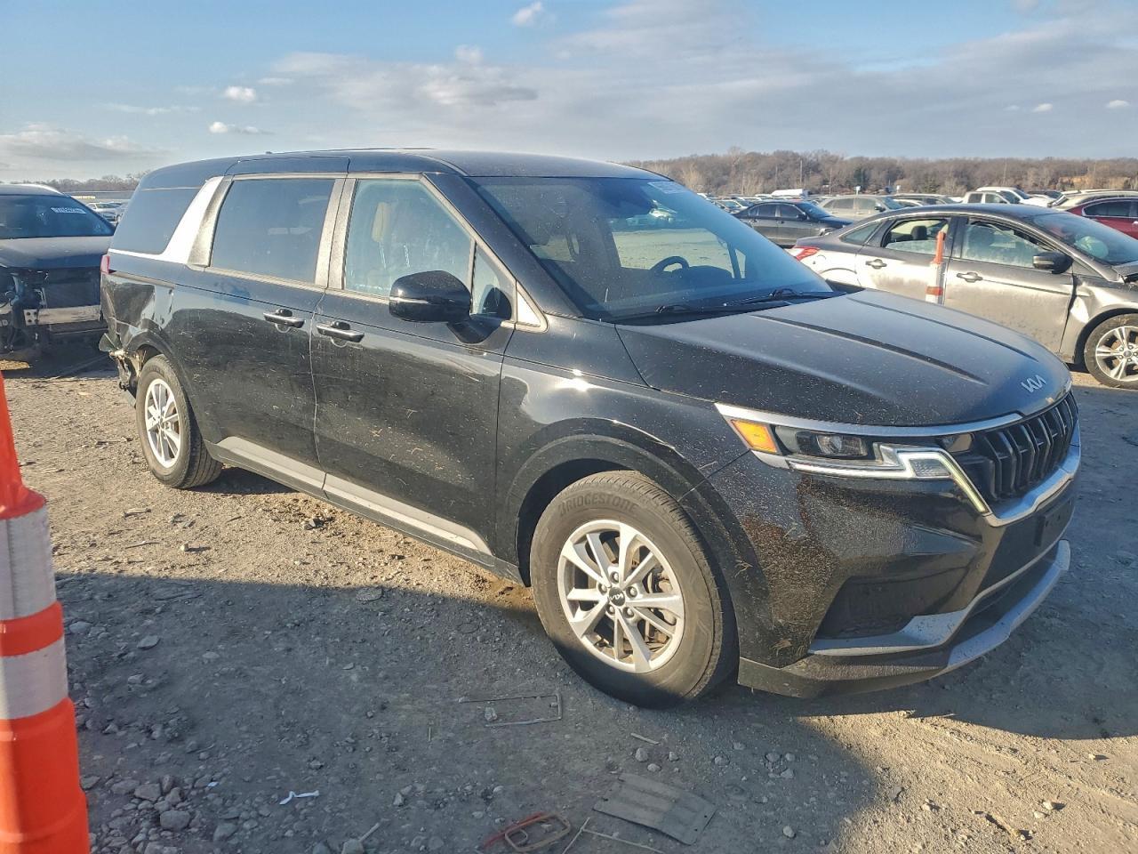 2022 Kia Carnival Lx - Фото 4