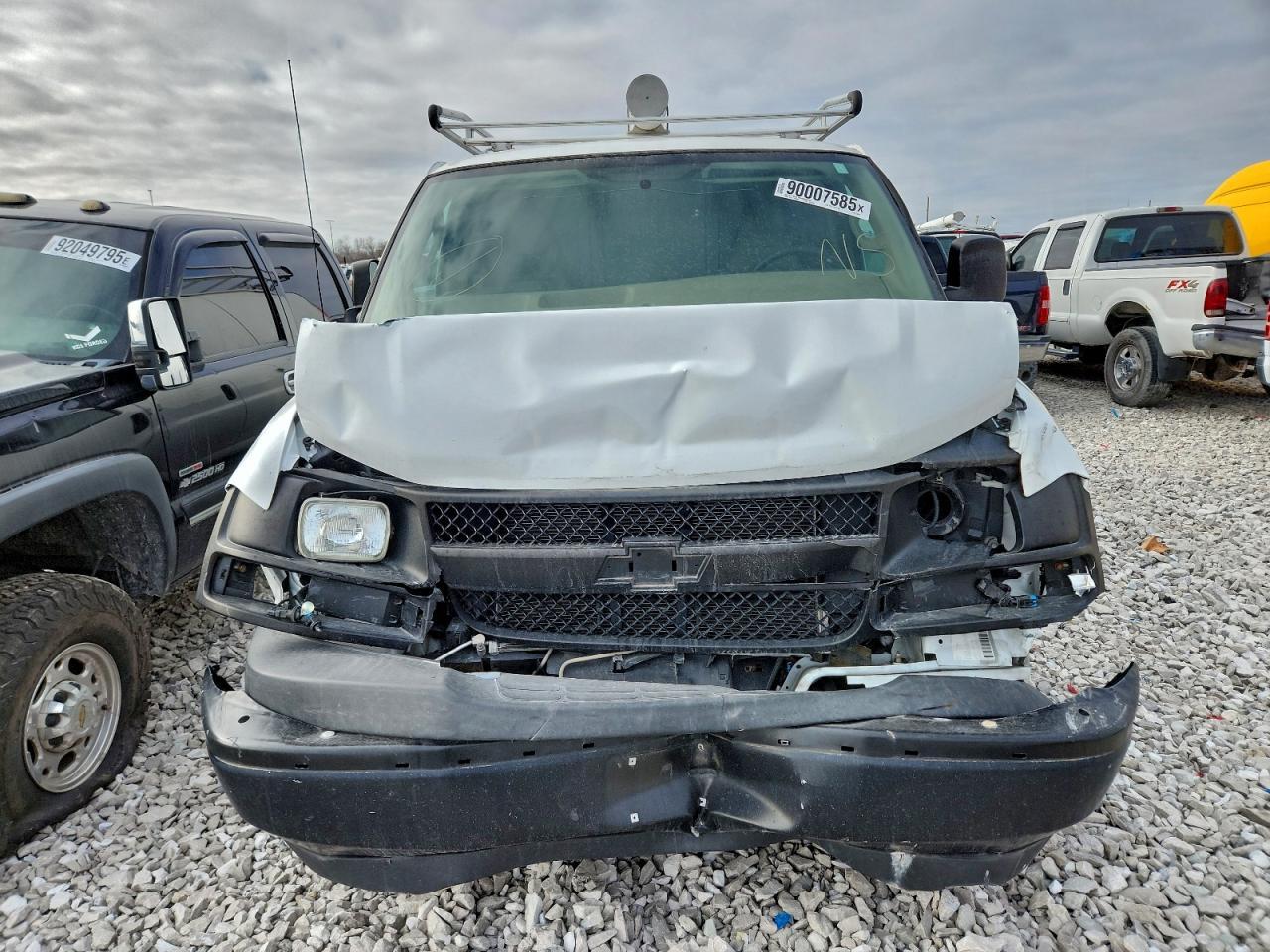 2017 Chev Express G2500 - Image 5