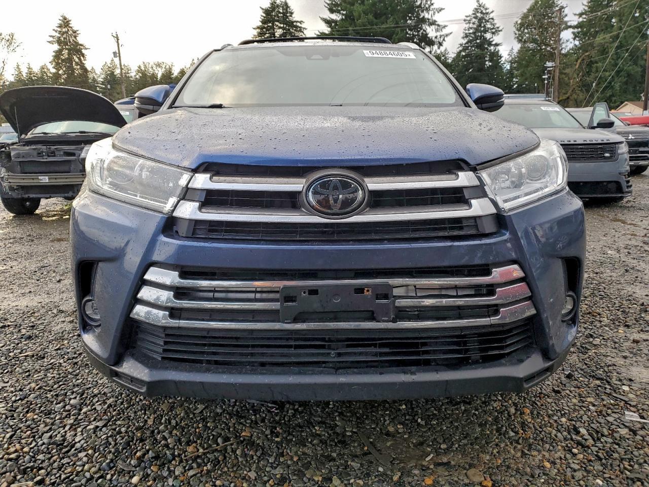 2019 Toyota Highlander Hybrid Limited - Image 5