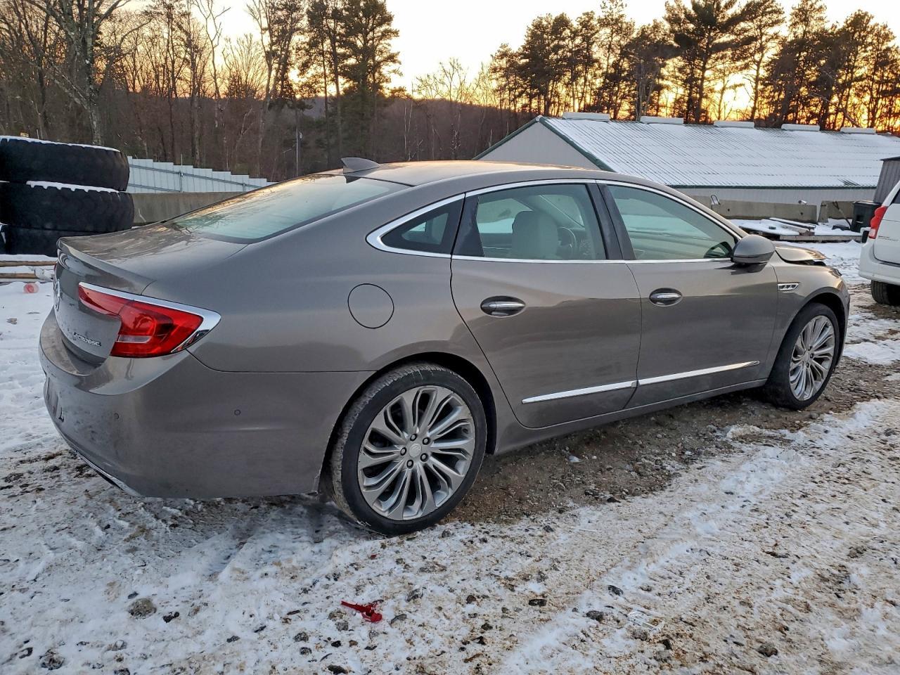 2017 Buick Lacrosse Premium - Image 3