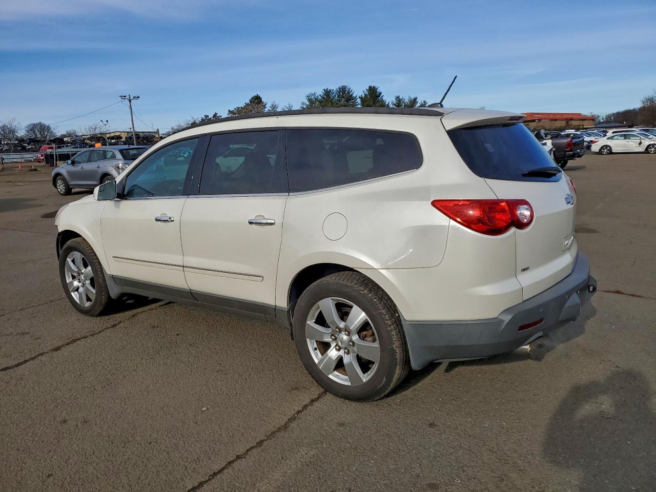 2012 Chevrolet Traverse Ltz - Image 2