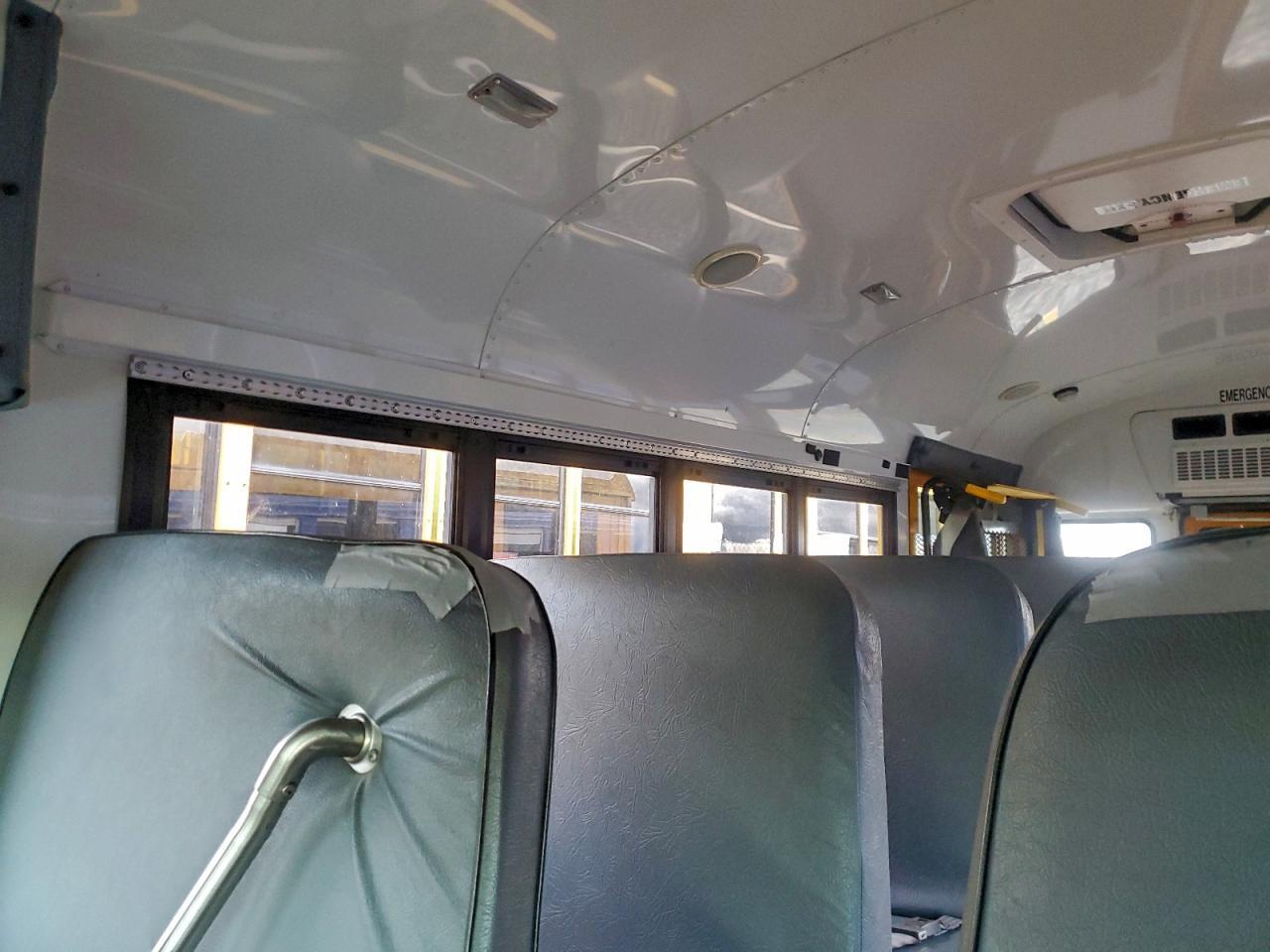 2011 Cprd Express G4500 - School Bus - Фото 6