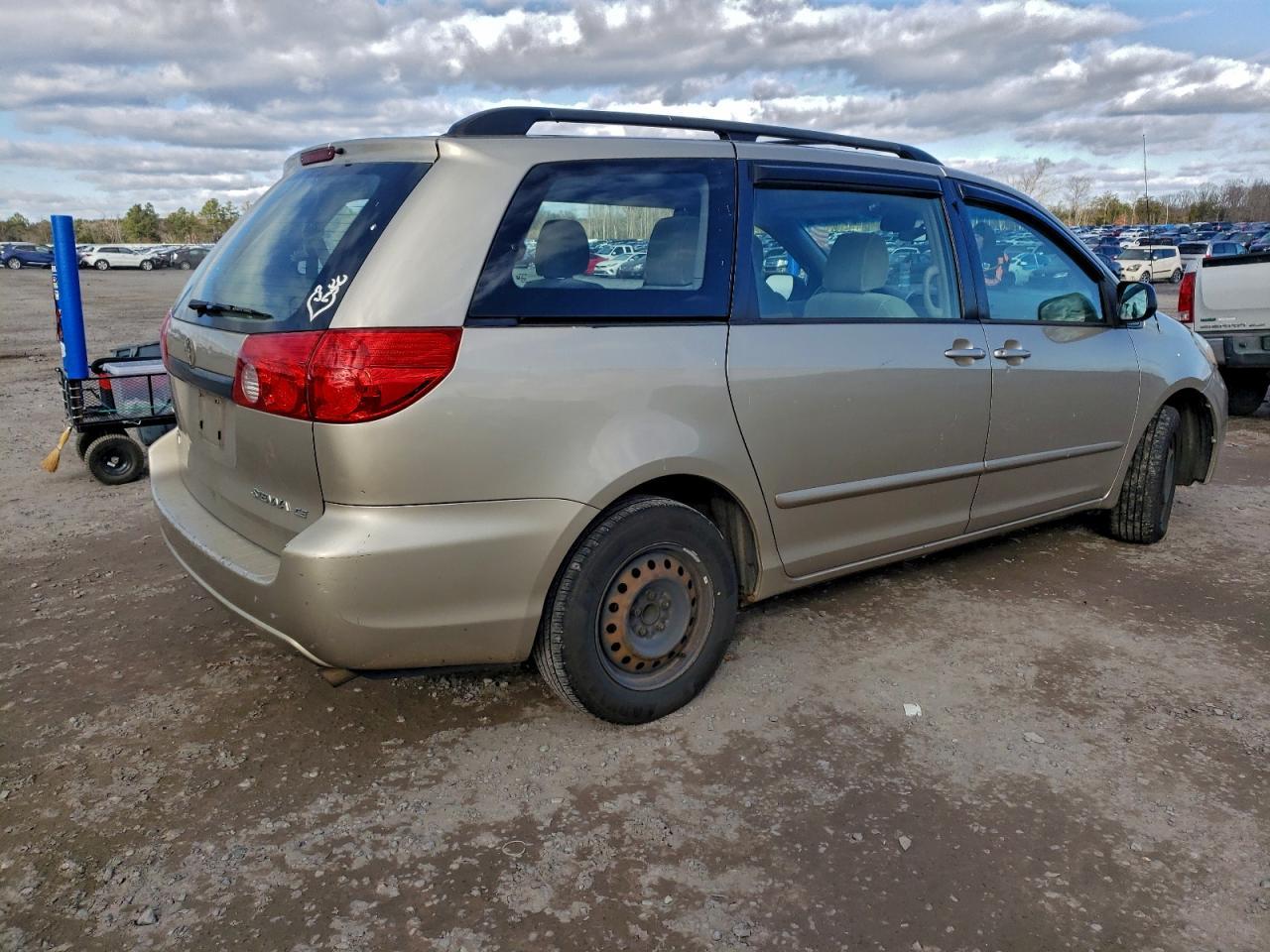 2009 Toyota Sienna Ce - Фото 3