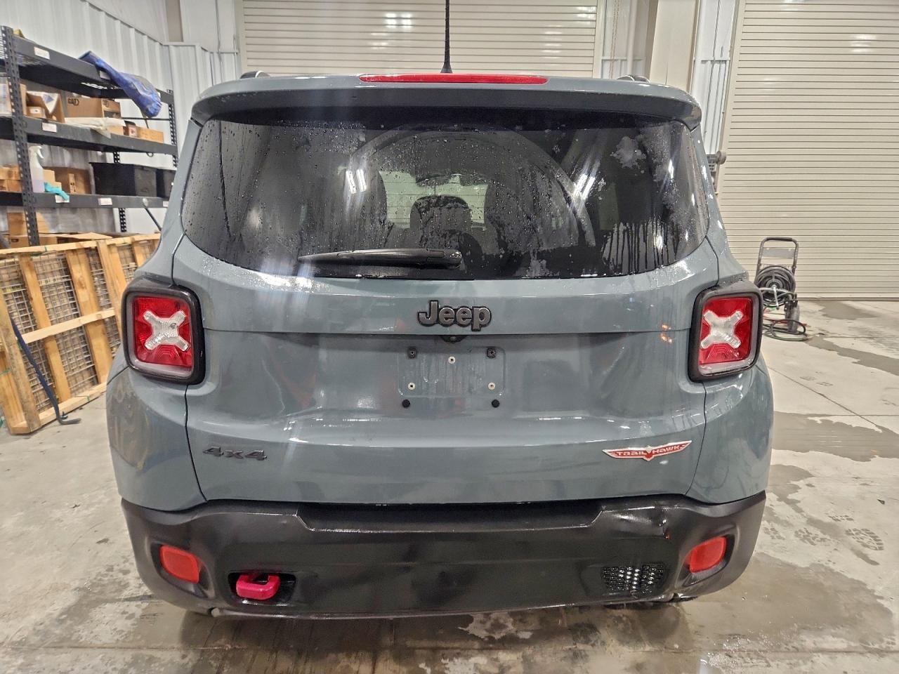 2017 Jeep Renegade Trailhawk - Image 6