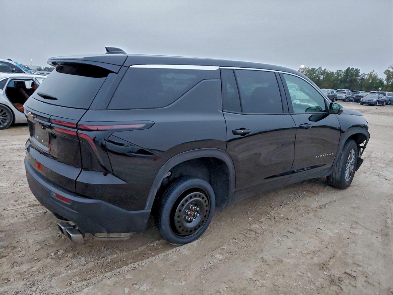 2024 Chevrolet Traverse Ls - Фото 3