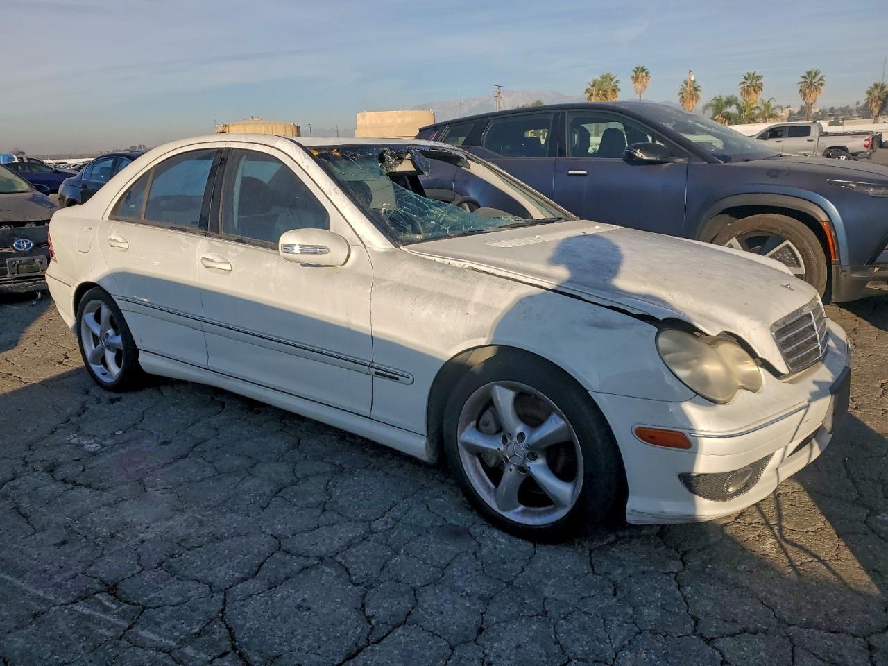 2005 Mercedes-Benz C 230K Sport Sedan - Фото 4
