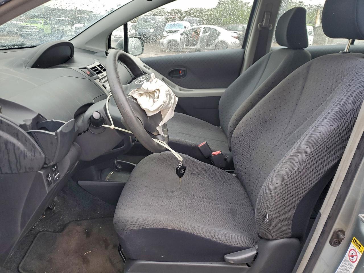 2010 Toyota Yaris - Фото 7