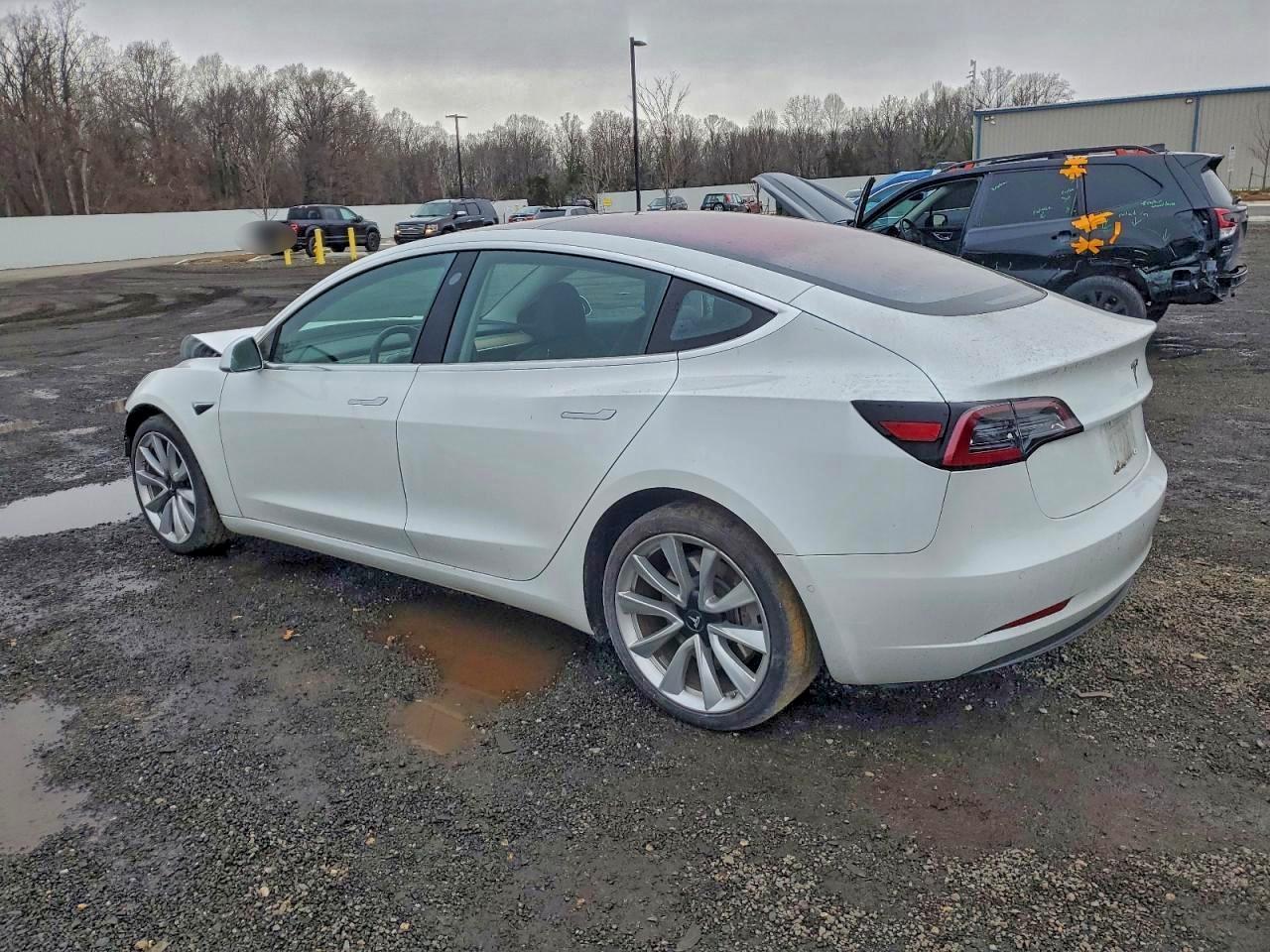 2018 Tesla Model 3 - Image 2