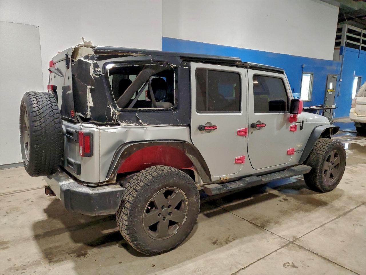 2008 Jeep Wrangler Unlimited Sahara - Image 3