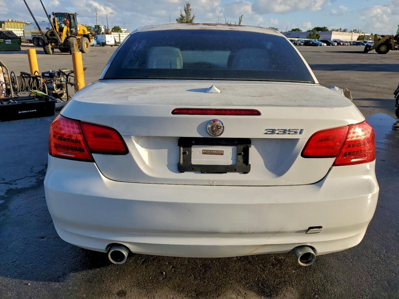 2011 BMW 335 I - Image 6
