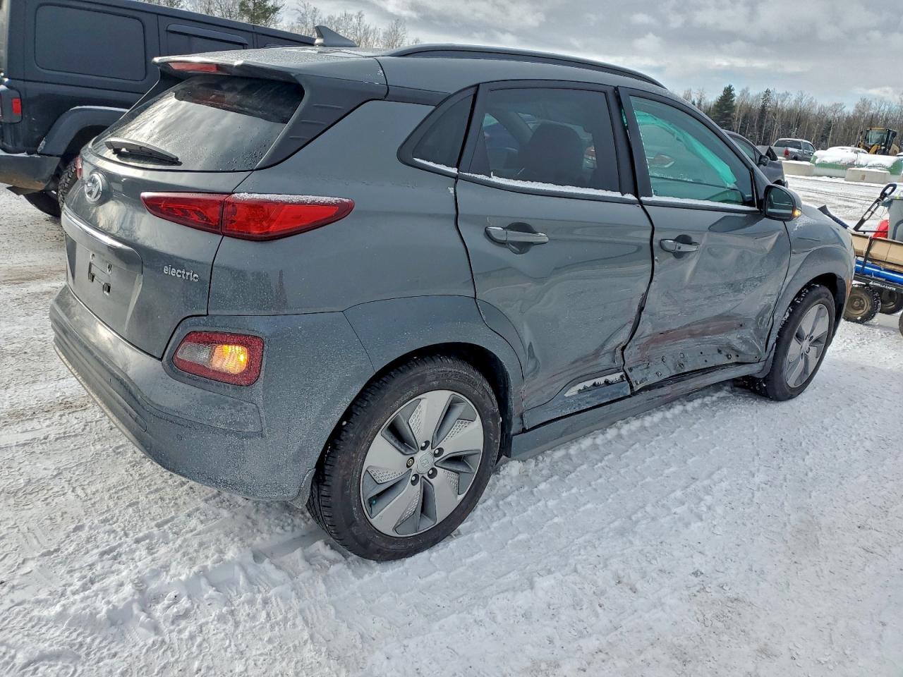 2021 Hyundai Kona Limited - Фото 3