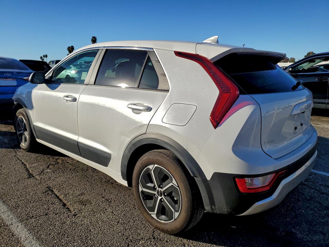 2025 Kia Niro Lx - Image 2