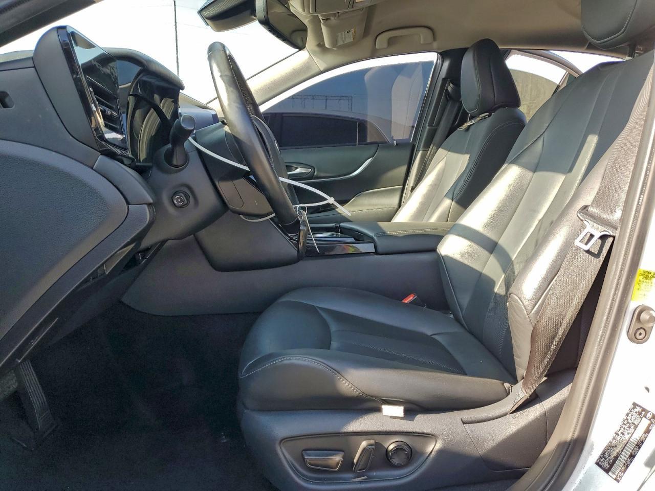 2022 Toyota Mirai Le - Фото 7