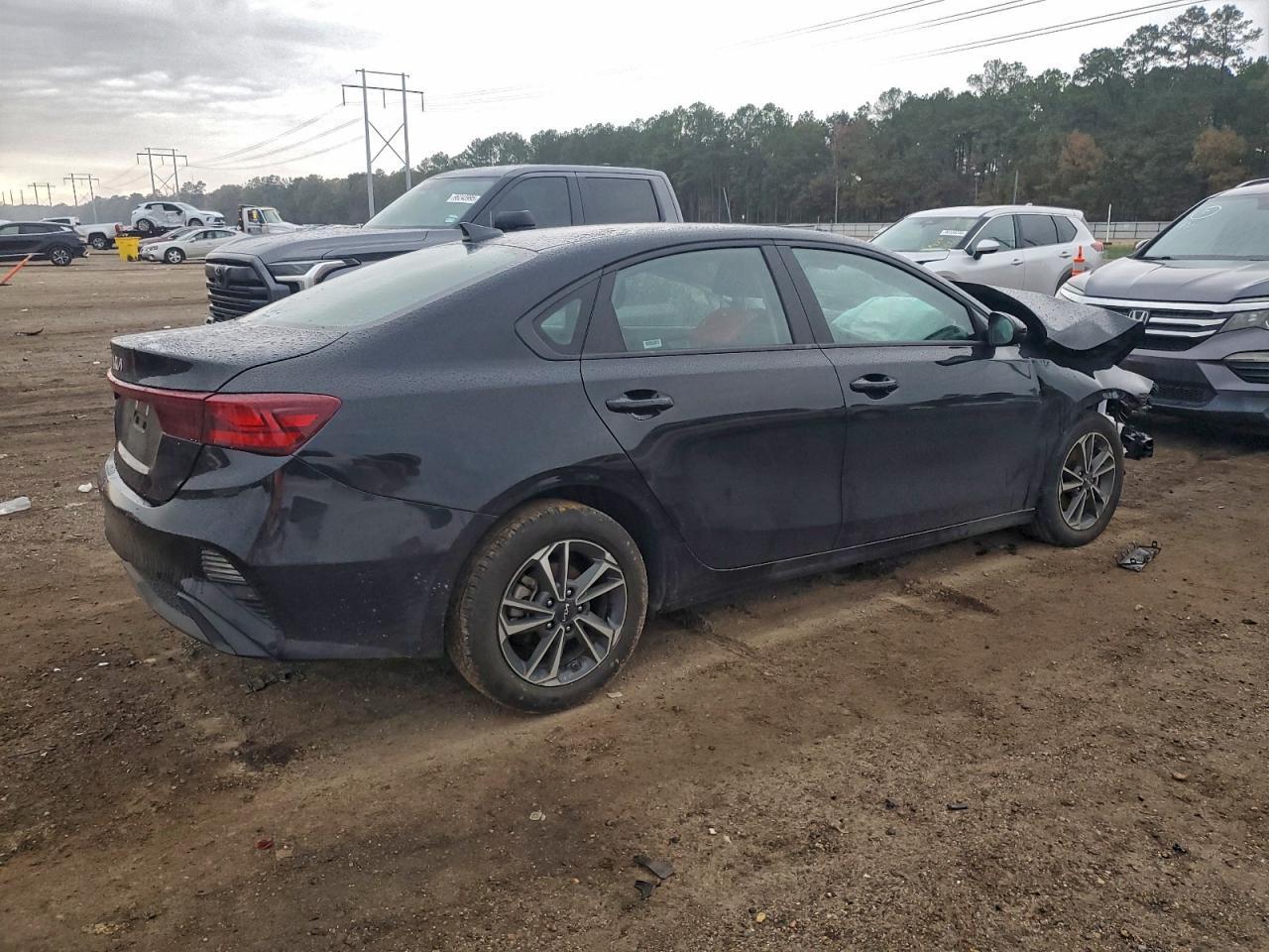 2024 Kia Forte Lx - Фото 3