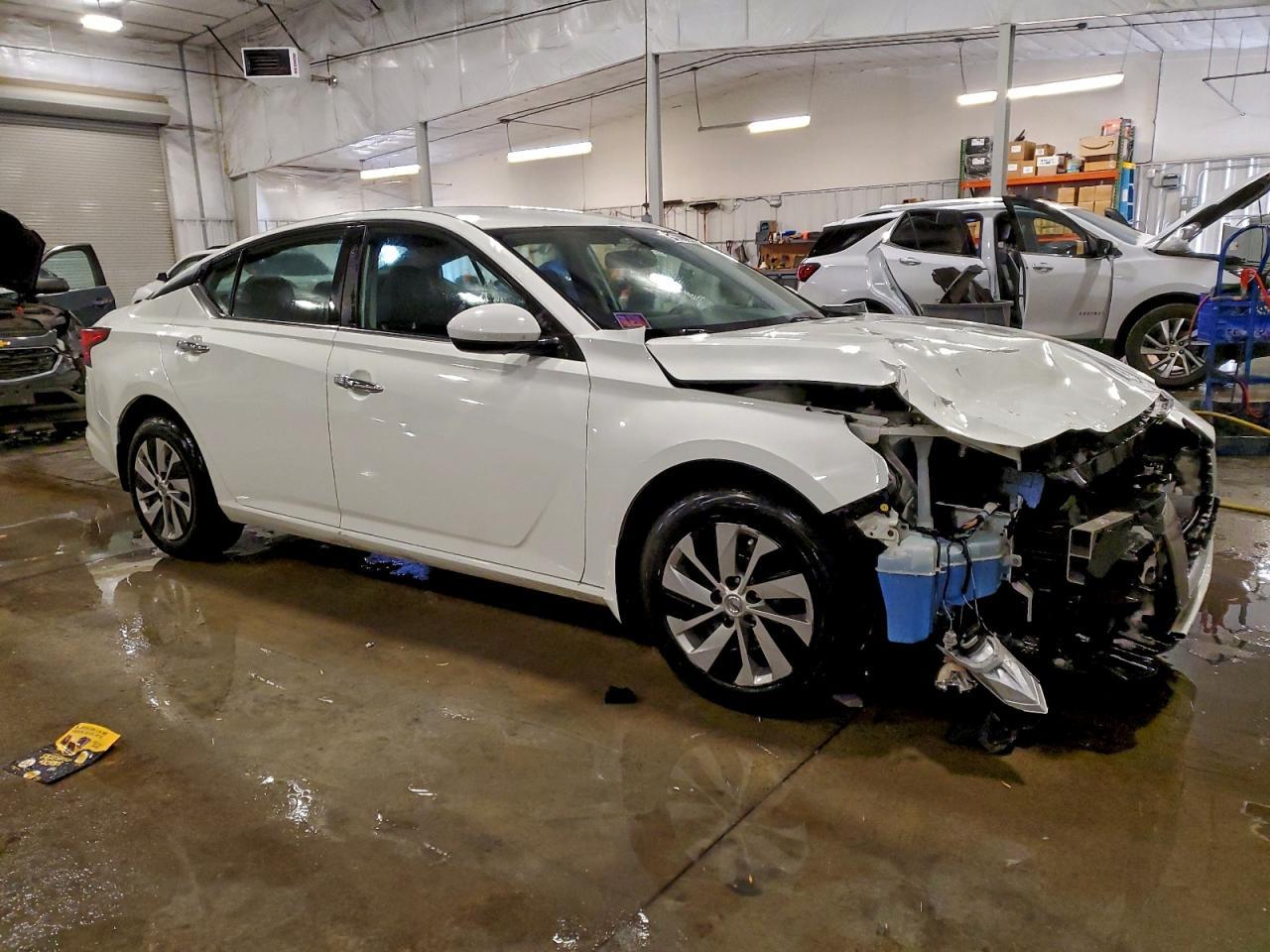 2019 Nissan Altima S - Фото 4