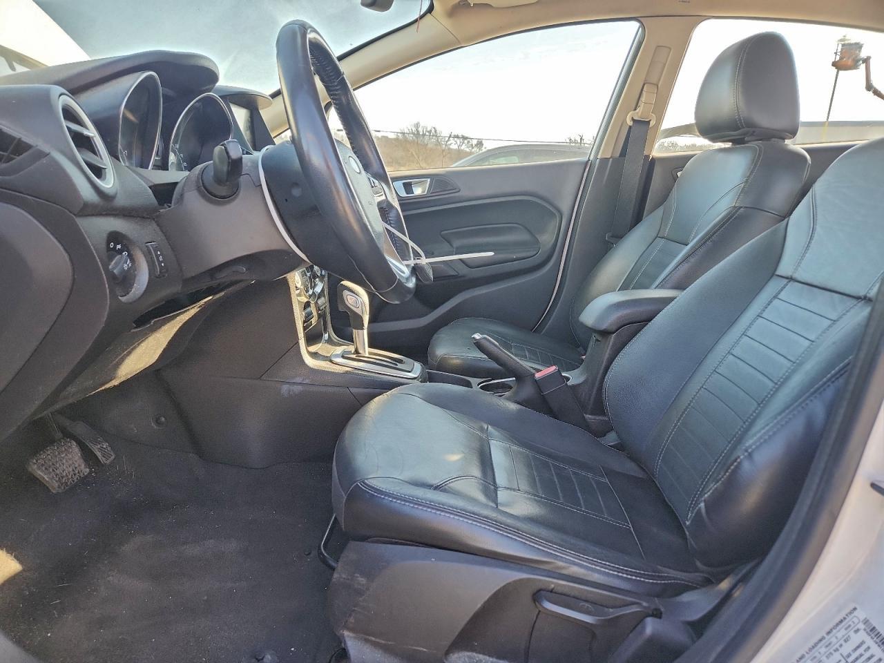 2015 Ford Fiesta Titanium - Фото 7