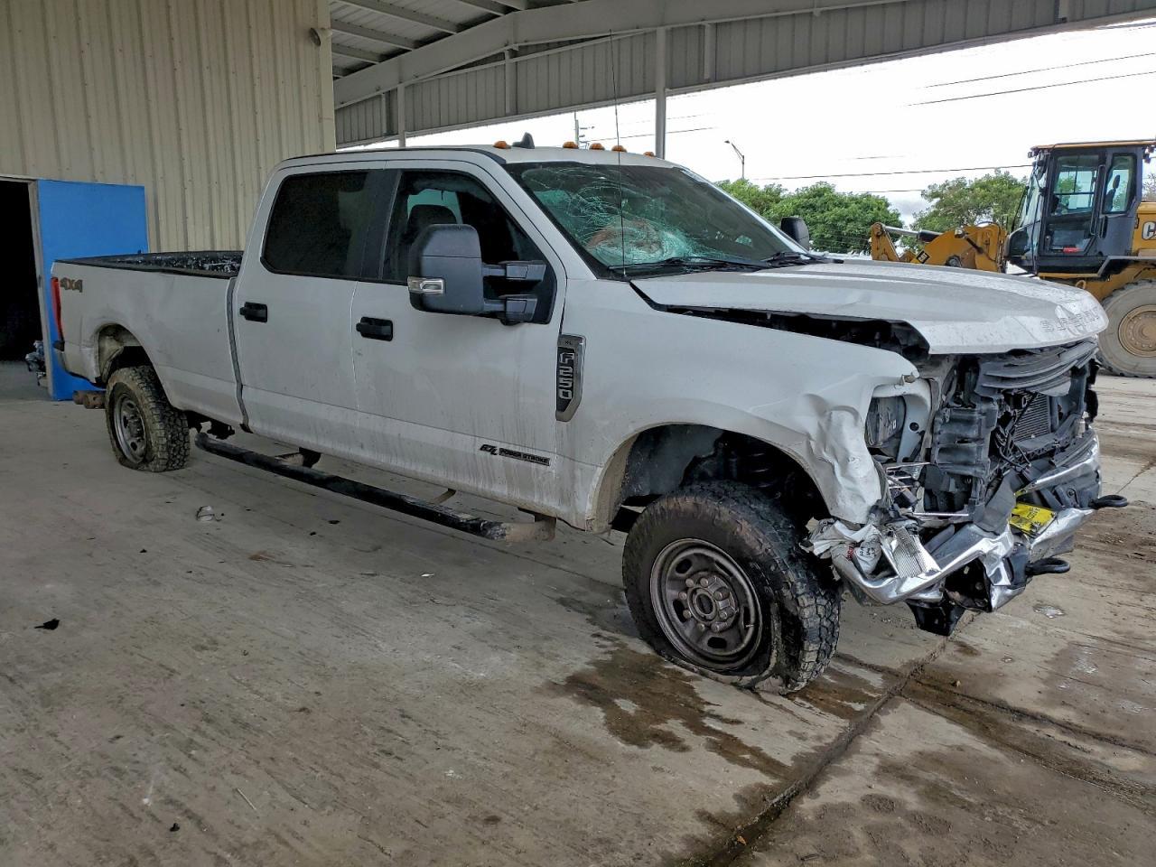 2019 Ford F250 Super Duty - Фото 4