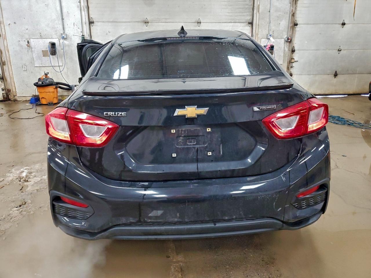 2017 Chevrolet Cruze Premier - Фото 6