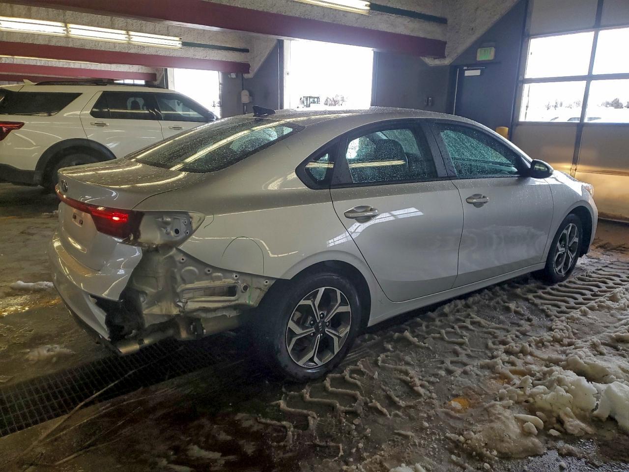 2020 Kia Forte Lxs - Фото 3