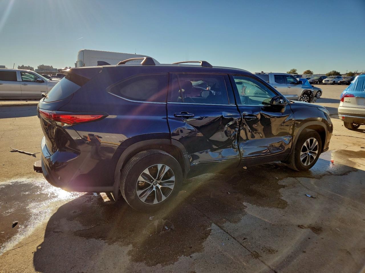 2022 Toyota Highlander Xle - Фото 3