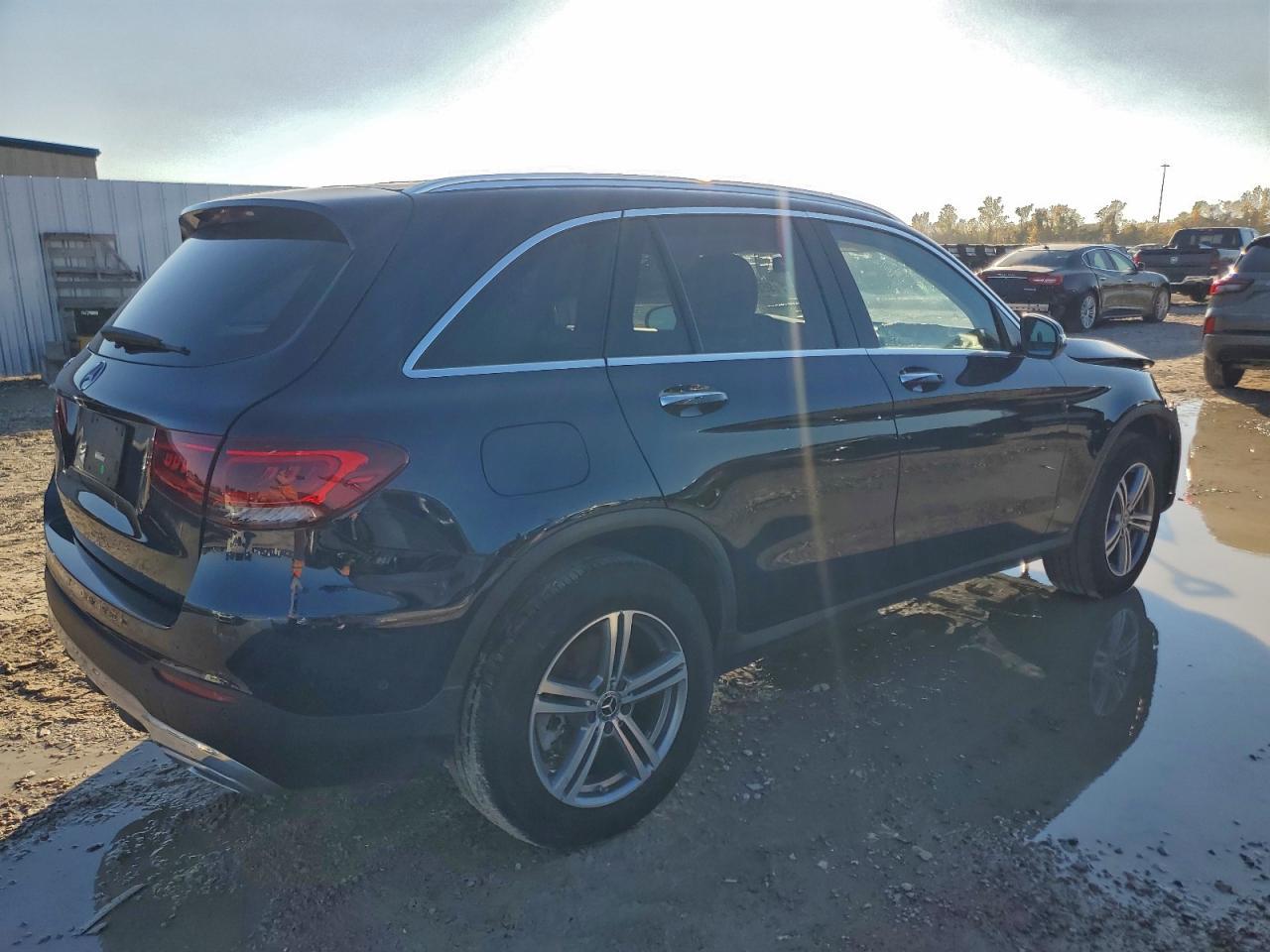 2022 Mercedes-Benz Glc 300 - Фото 3