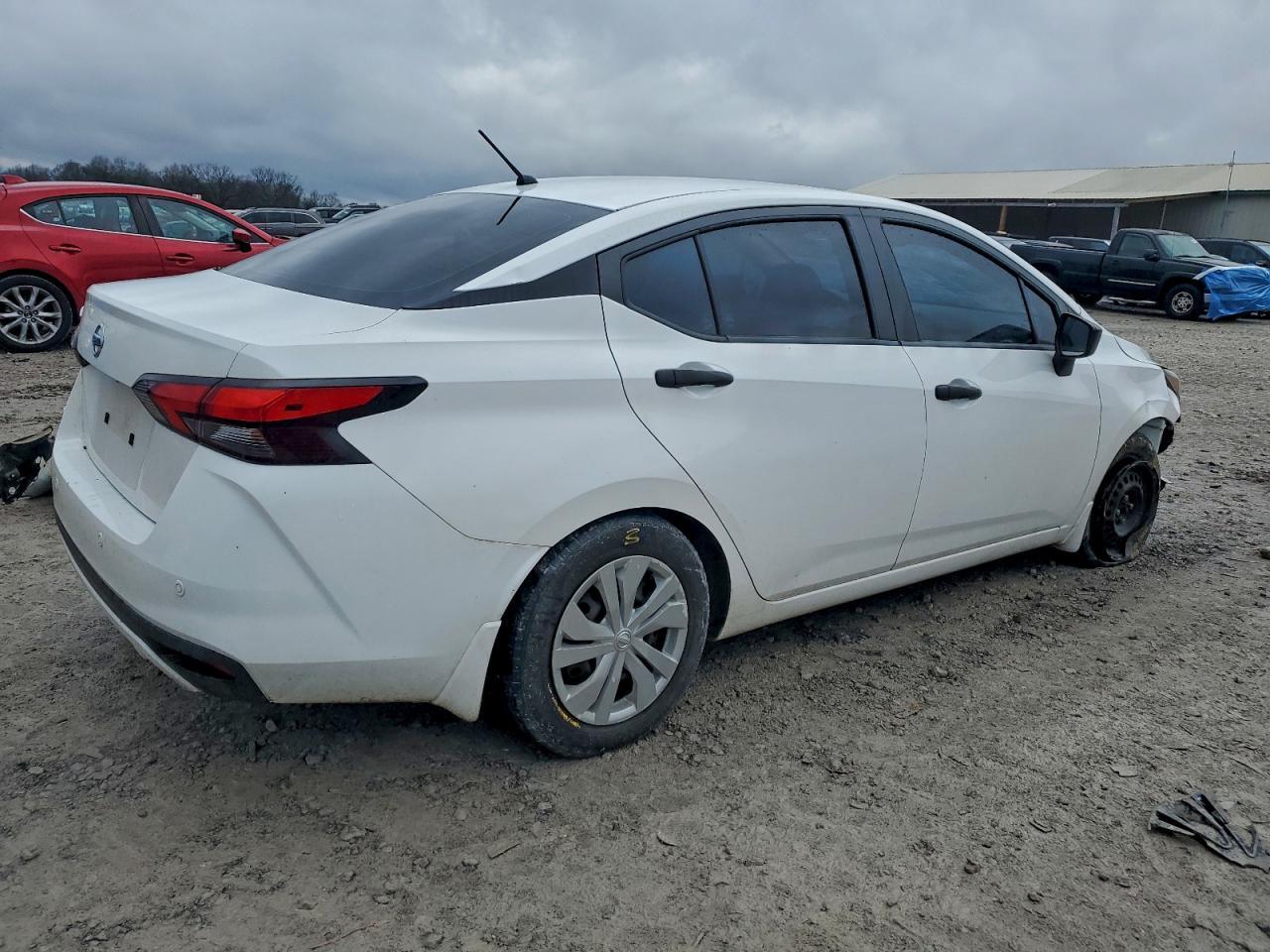 2021 Nissan Versa S - Фото 3