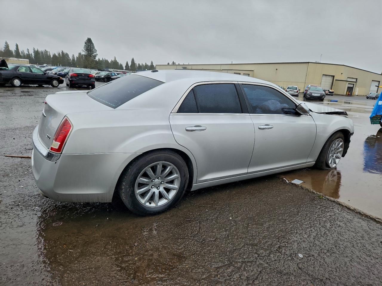 2012 Chrysler 300 Limited - Фото 3