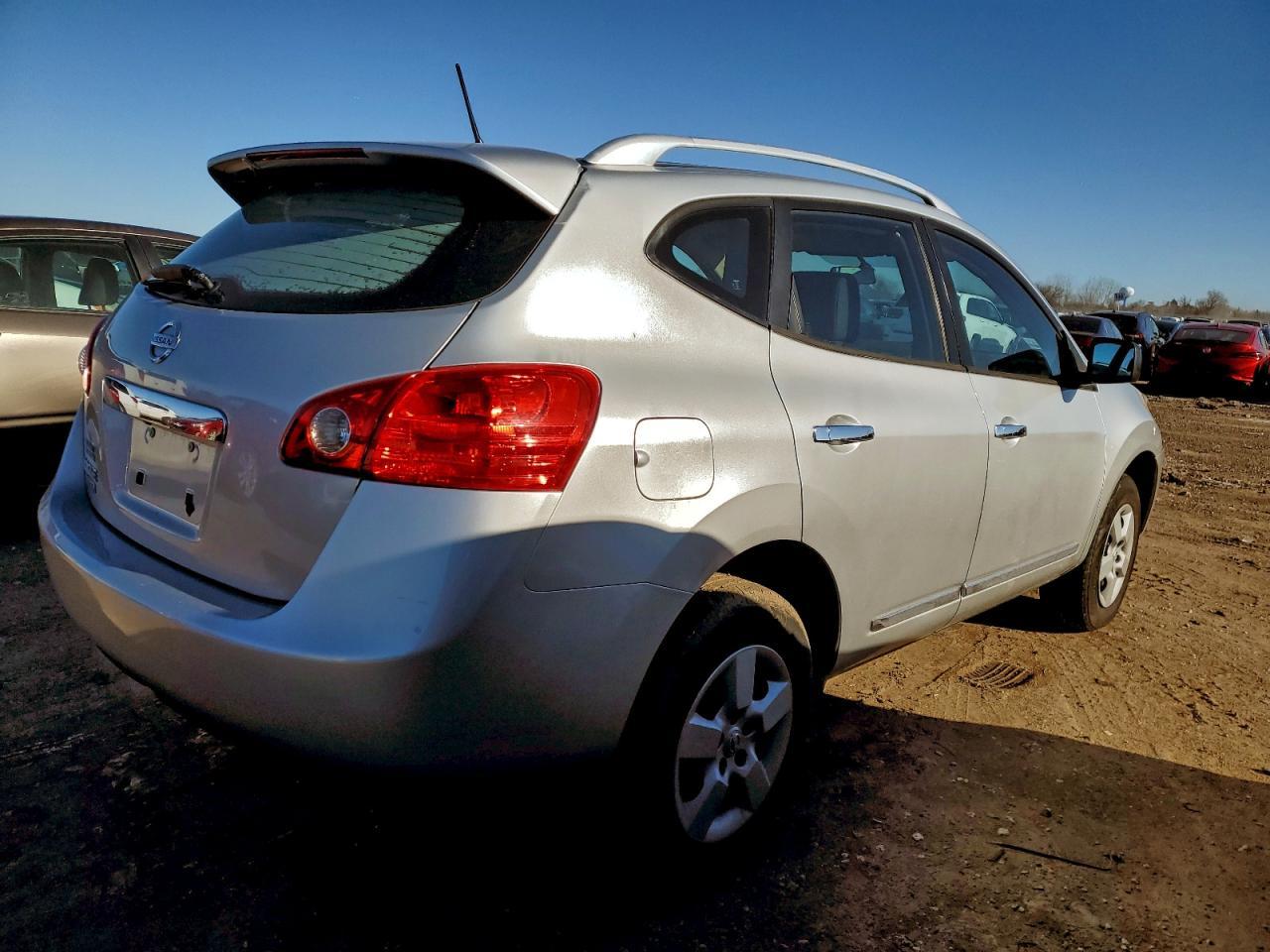 2015 Nissan Rogue Select S - Фото 3