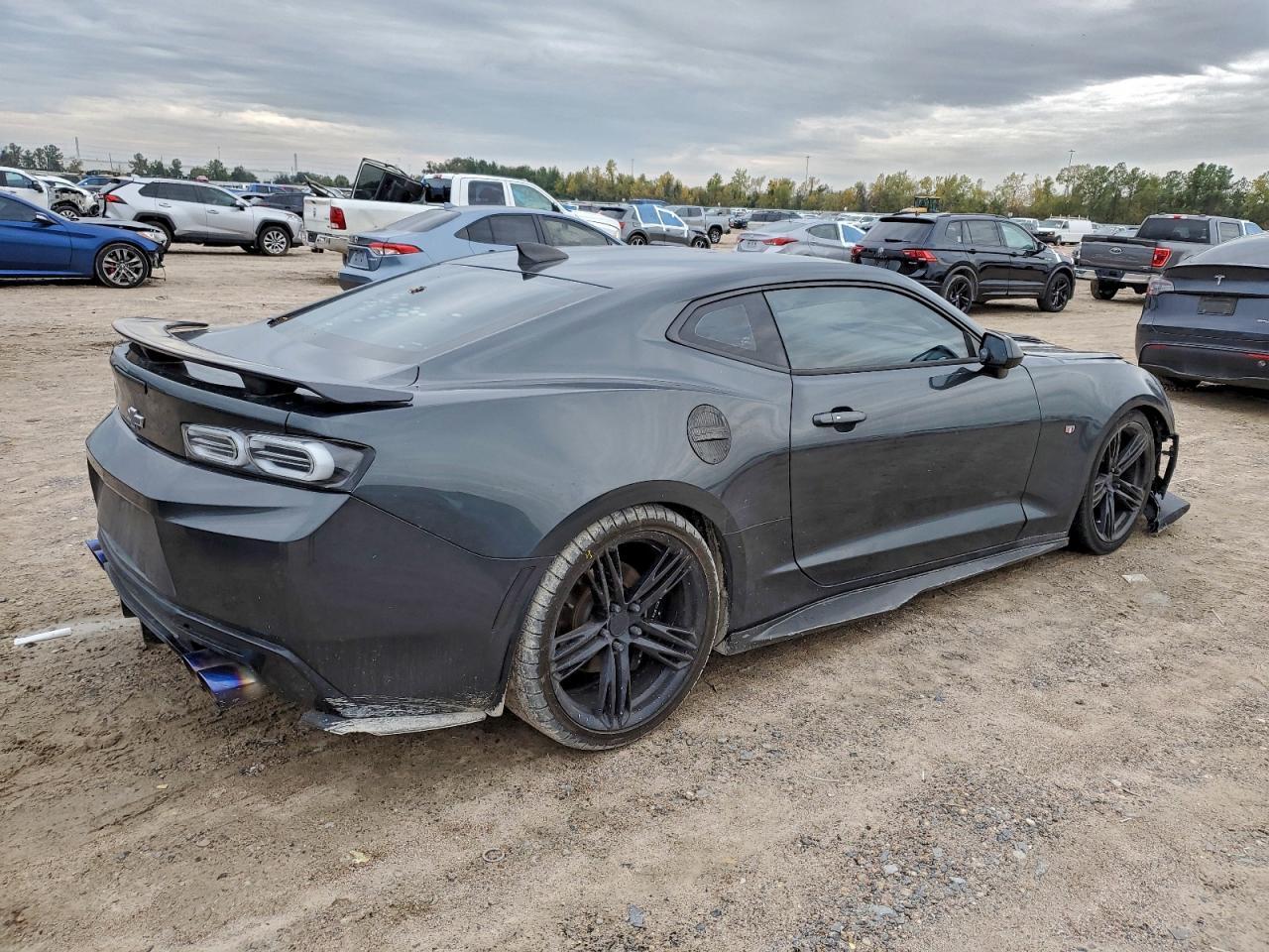 2018 Chevrolet Camaro Lt - Image 3