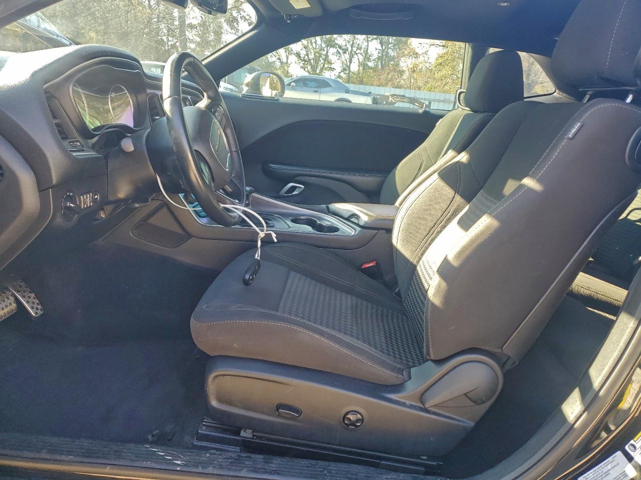 2016 Dodge Challenger Sxt - Image 7