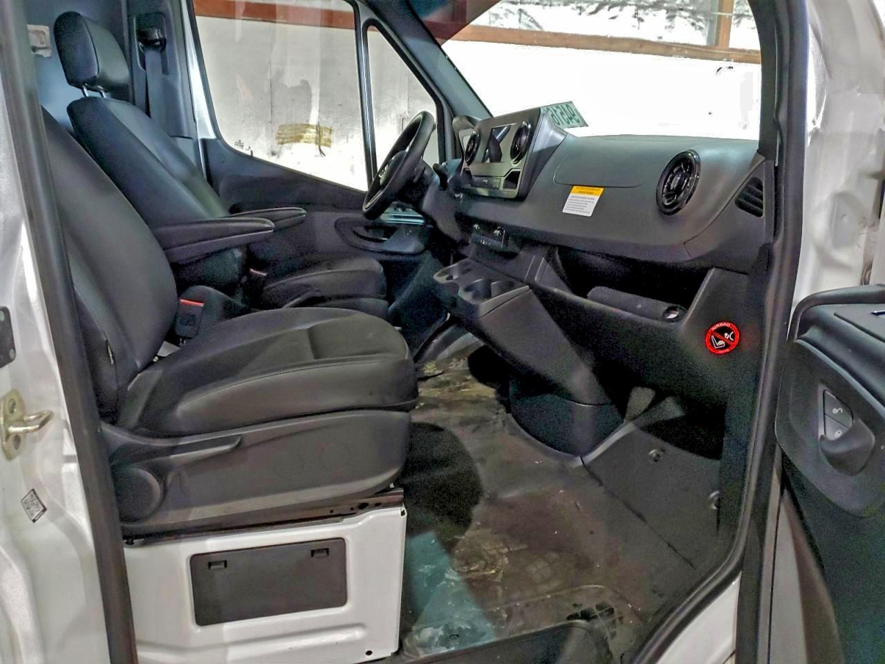 2024 Mercedes-Benz Sprinter 2500 - Image 6