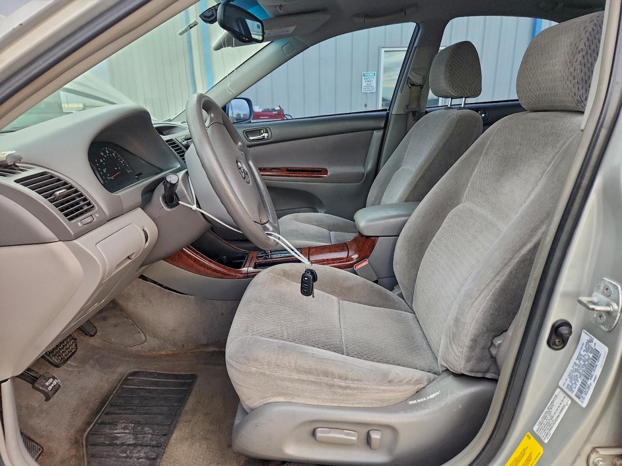 2002 Toyota Camry Le - Image 7