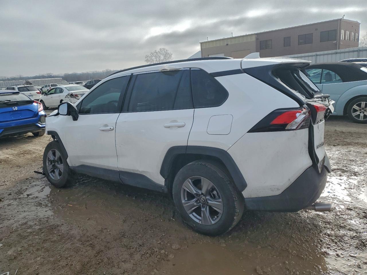 2024 Toyota Rav4 Xle - Фото 2