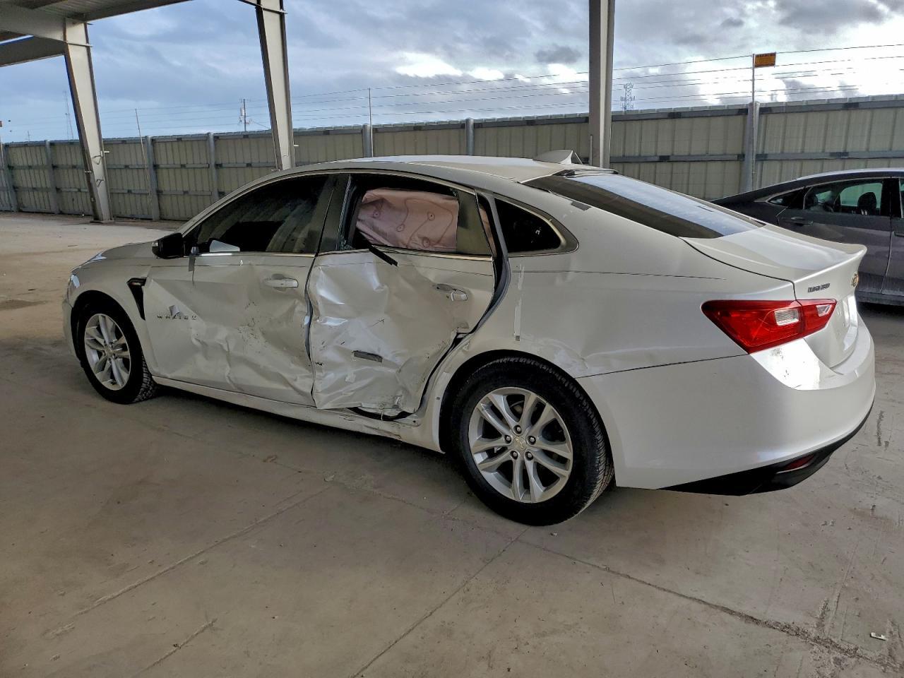 2017 Chevrolet Malibu Lt - Фото 2
