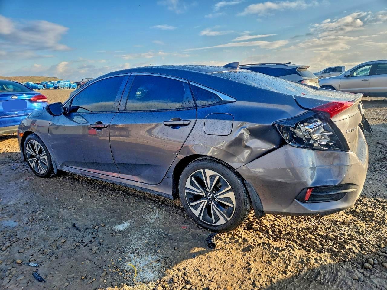 2018 Honda Civic Ex - Image 2
