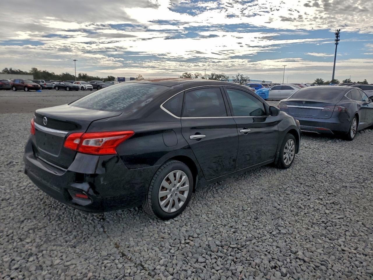 2016 Nissan Sentra S - Image 3