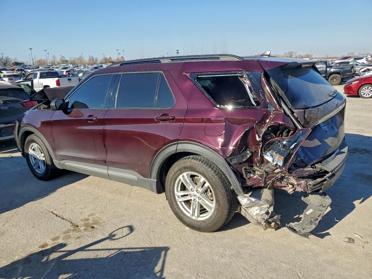 2023 Ford Explorer Xlt - Image 2