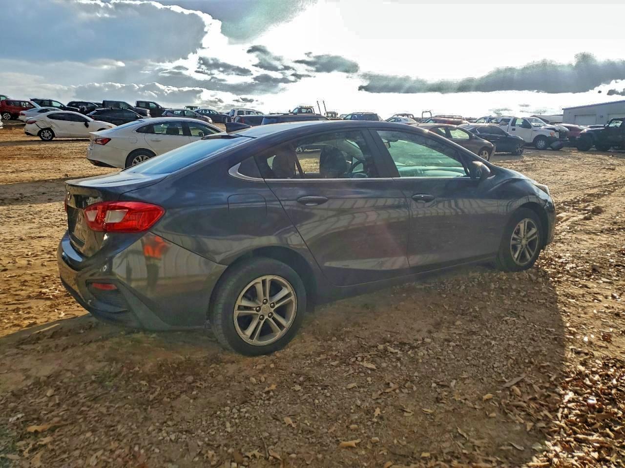 2017 Chevrolet Cruze Lt - Фото 3