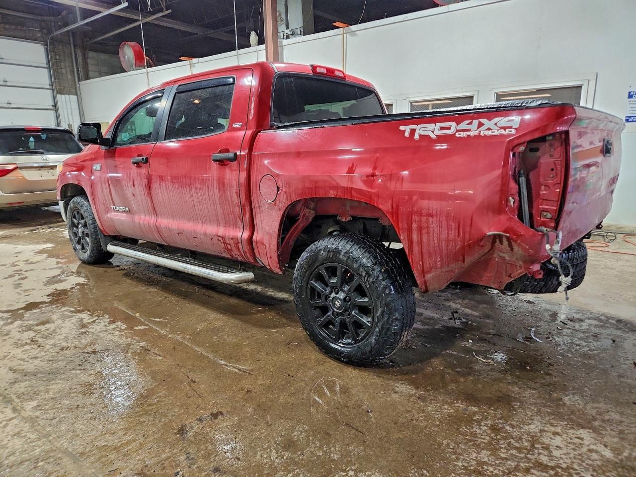 2014 Toyota Tundra Crewmax Sr5 - Image 2