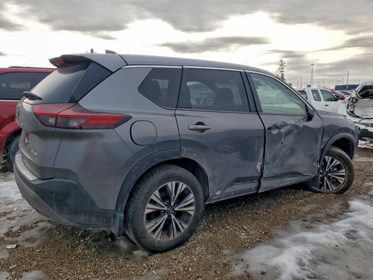 2023 Nissan Rogue Sv - Image 3