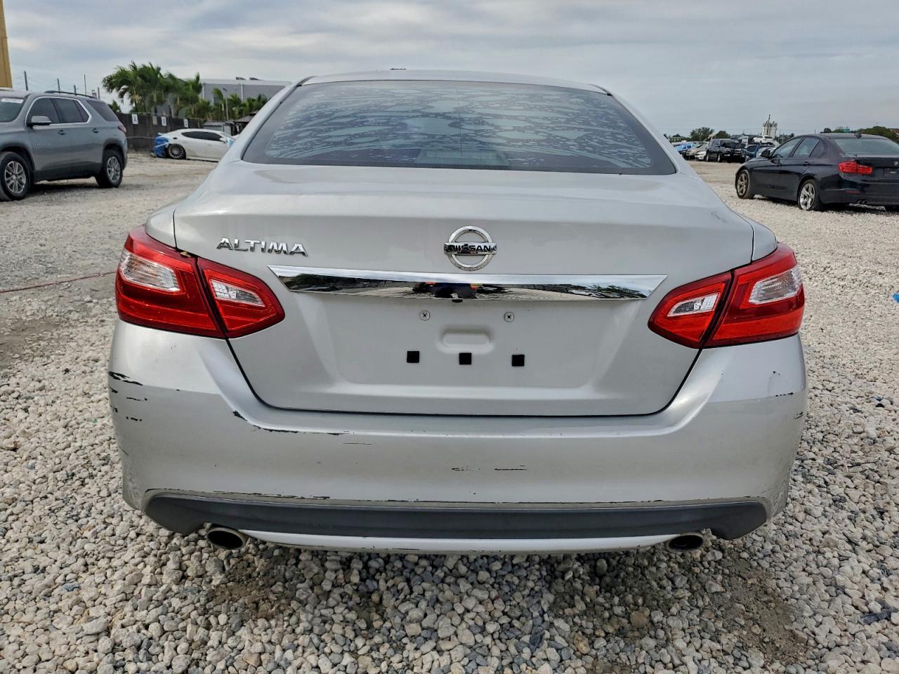 2010 Nissan Altima 2.5 - Фото 6