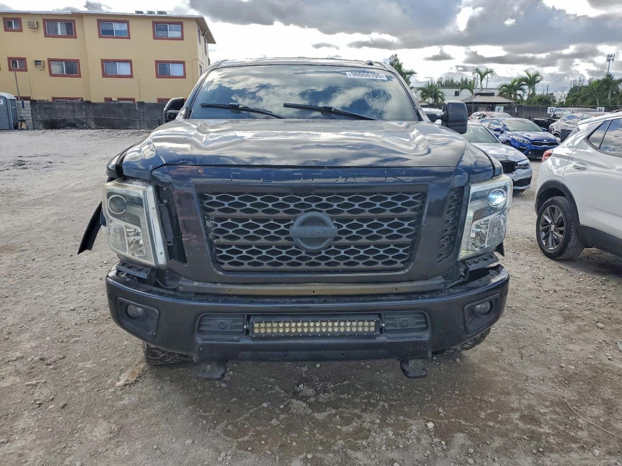2016 Nissan Titan Xd Sl - Image 5