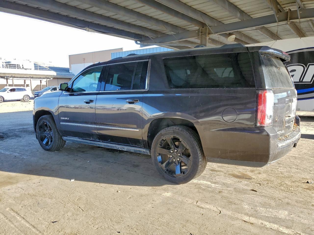 2017 GMC Yukon Xl Denali - Image 2