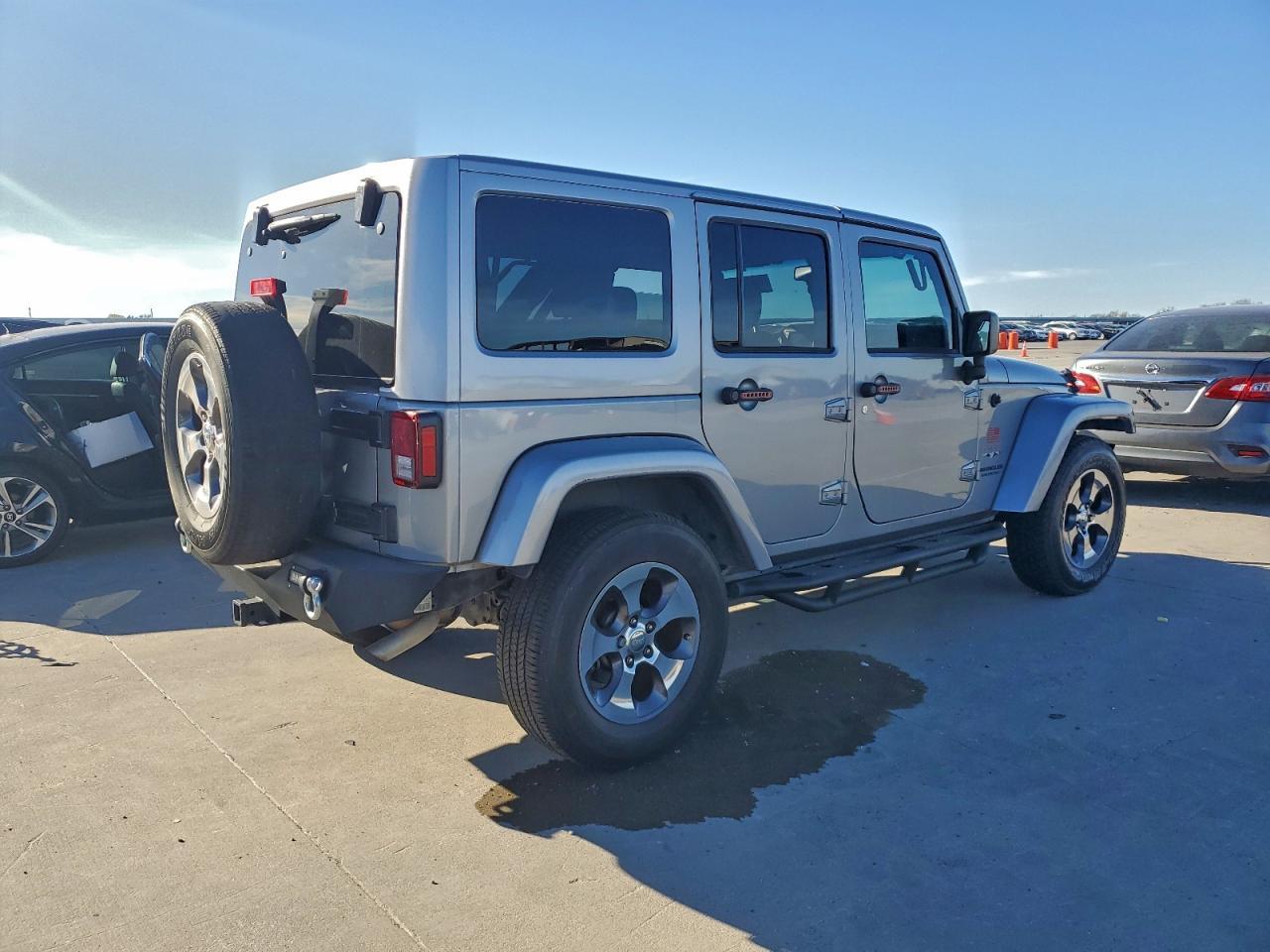 2016 Jeep Wrangler Unlimited Sahara - Фото 3